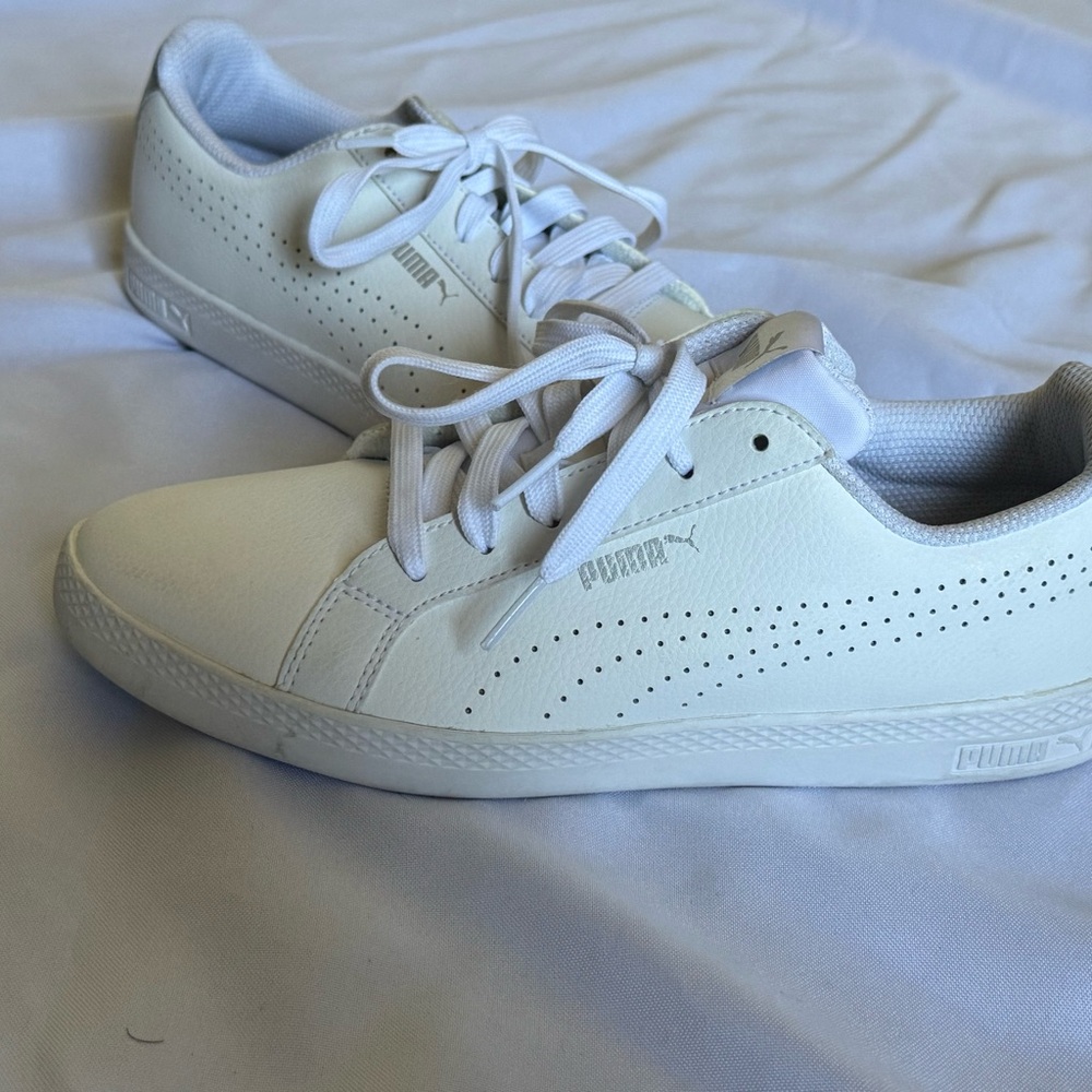 NEW Puma Women's Smash Perf C White & Silver Leather Soft Foam Insert Size 8